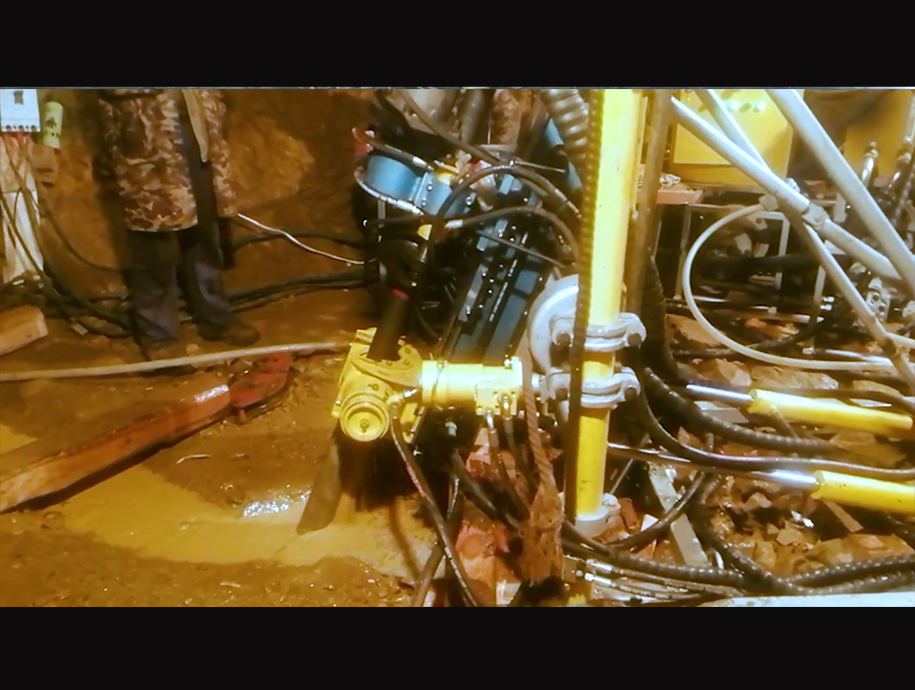 钢索取芯 探矿钻机 在陕西宝鸡 现场开机施工钻探